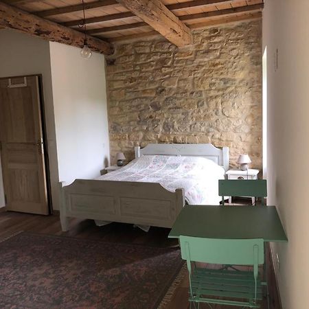 Chambre Du Tilleul - Charme, Confort Et Piscine Sigonce Bagian luar foto