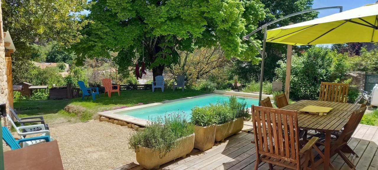 Chambre Du Tilleul - Charme, Confort Et Piscine Sigonce Bagian luar foto